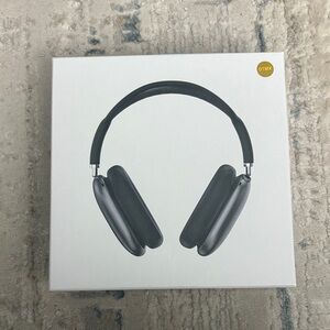 Apple Max Headphones with Smart Case -